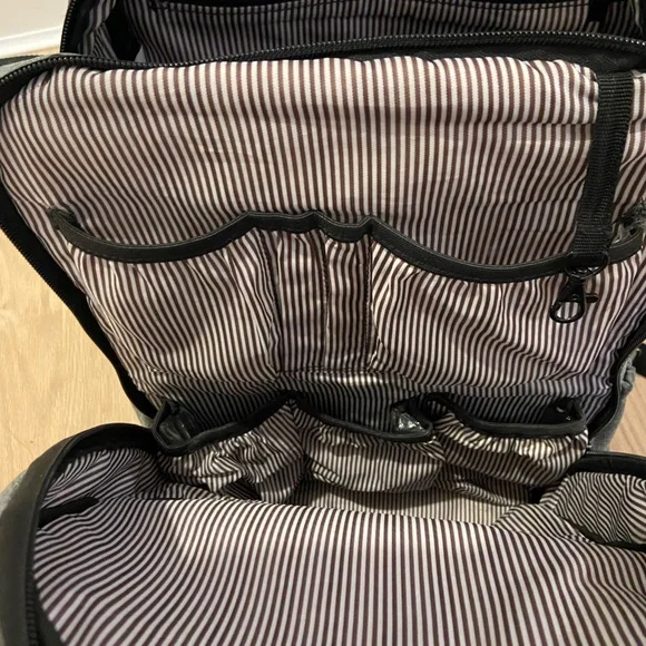 Hap Tim (Amazon) Large Diaper Backpack Grey - Picture 5 of 10